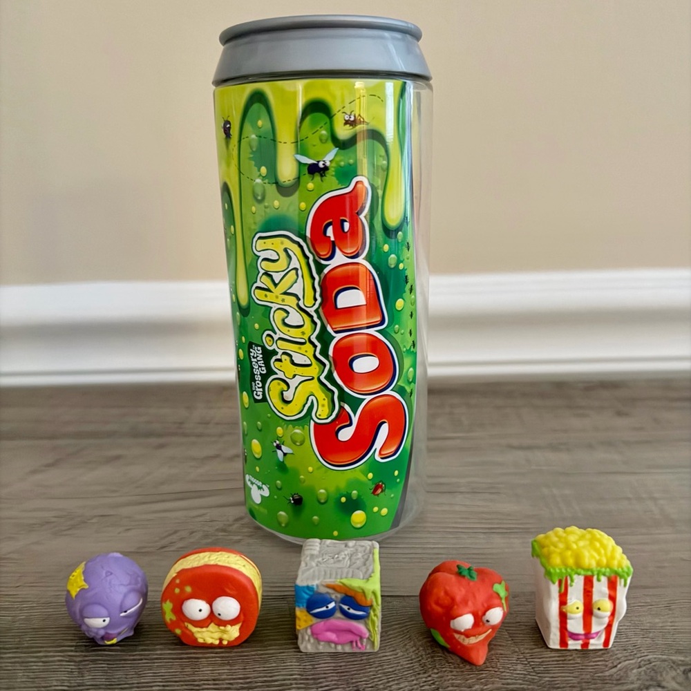 Grossery Gang Sticky Soda Container with Figures